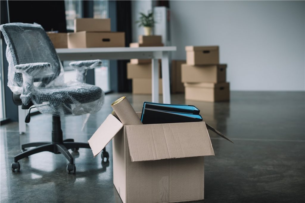 How to pick a trust worthy moving company to relocate your households?